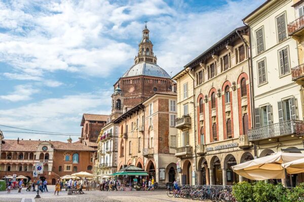 Tre-cose-da-fare-a-Pavia-2 Piazza pavia