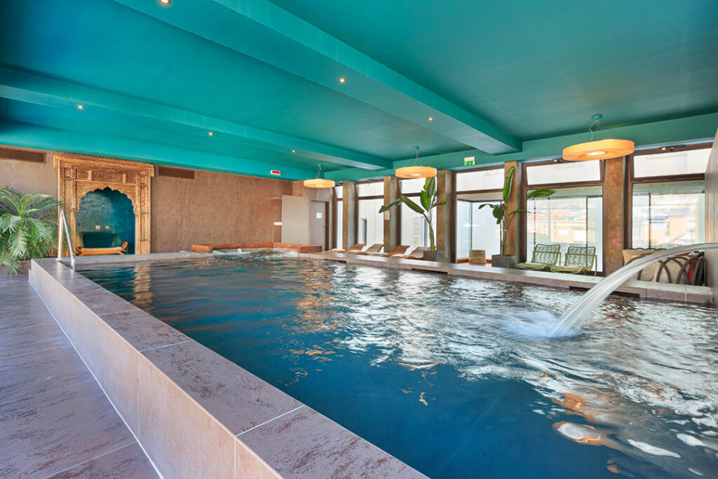 Grand-hotel-Mediterranee-piscina Grand-hotel-Mediterranee-piscina