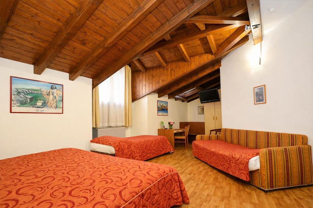 Hotel-Il-chiostro-LVG-Hotel-Collection-mansarda1 Hotel-Il-chiostro-LVG-Hotel-Collection-mansarda1