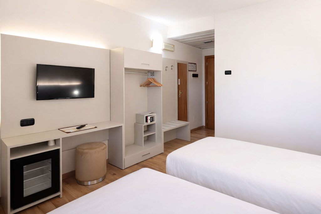 Hotel-Riz-camere-3 Hotel-Riz-camere-3