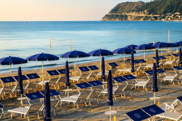 Hotel-con-spiaggia-alassio Hotel-con-spiaggia-alassio